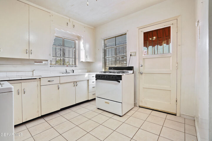 Property Photo:  3018 Sacramento Avenue  TX 79930