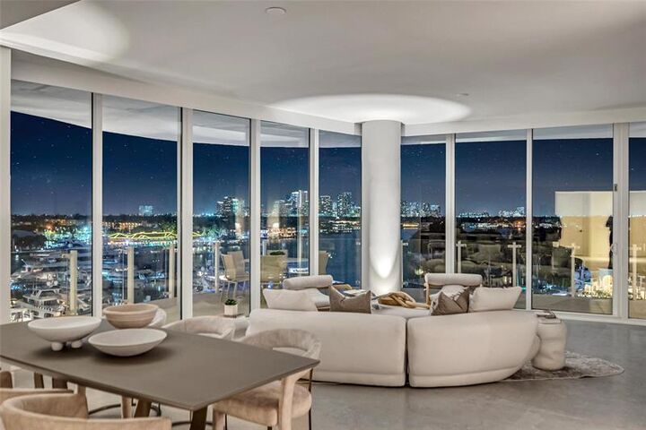 Property Photo:  2241 SE 17th St 601  FL 33316