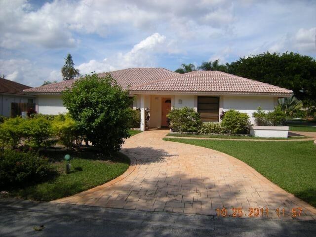Property Photo: 402 NW 107th Ave FL 33071