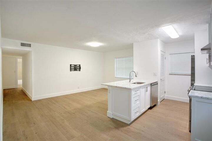 Property Photo:  530 S Federal Hwy 14  FL 33301