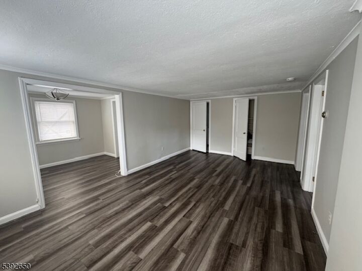 Property Photo:  17 N Passaic Ave 1st Fl  NJ 07928 