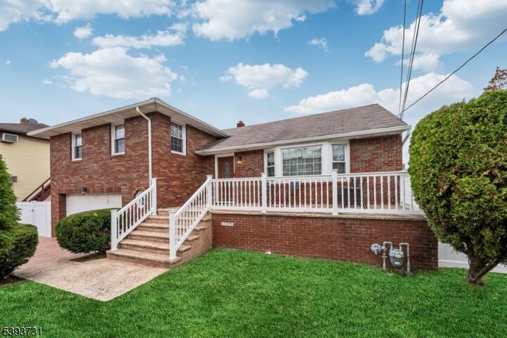 Property Photo:  22 Mount Pleasant Ave  NJ 07424