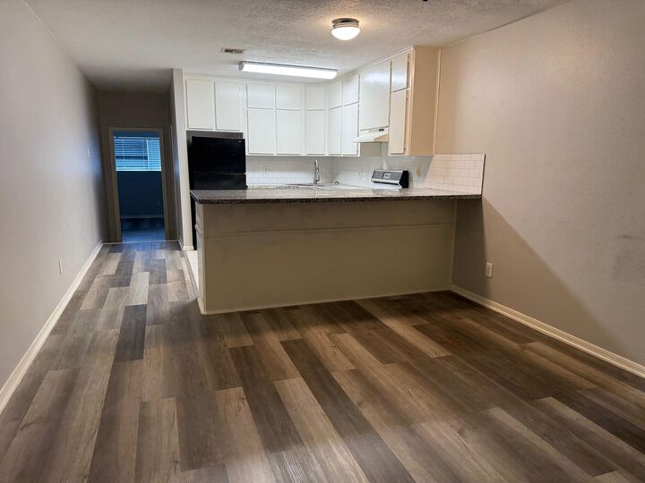 Property Photo:  400 W Texas Avenue 2  TX 77520