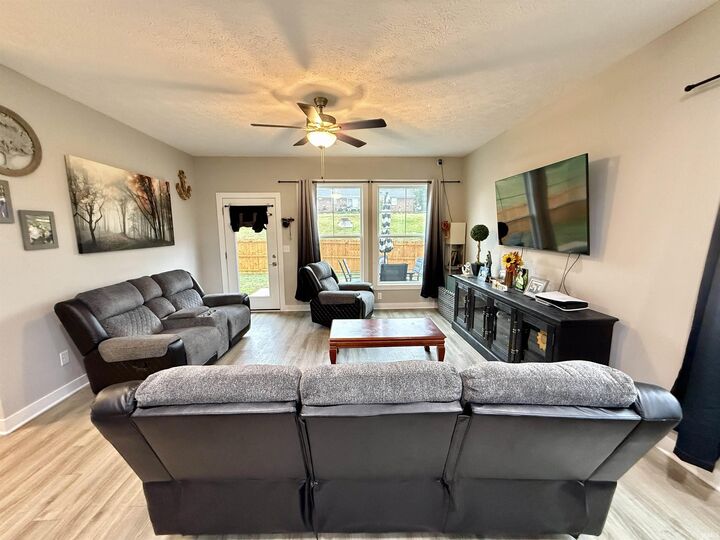 Property Photo:  1165 Helen Court  IN 47601