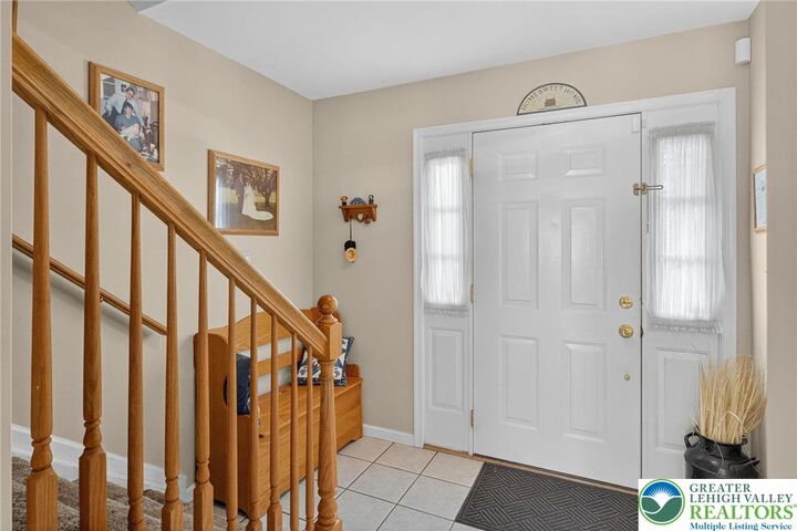 Property Photo:  3905 Evergreen Drive  PA 18020