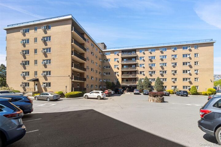 Property Photo:  470 Halstead Avenue 6V  NY 10528 