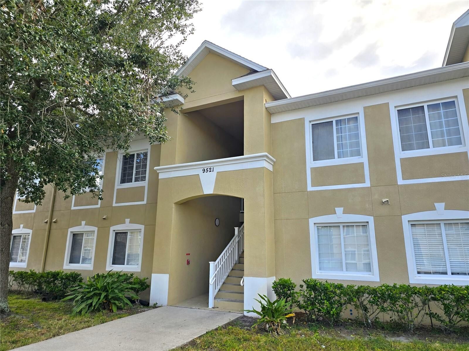 Property Photo:  9521 Newdale Way 101  FL 33578 
