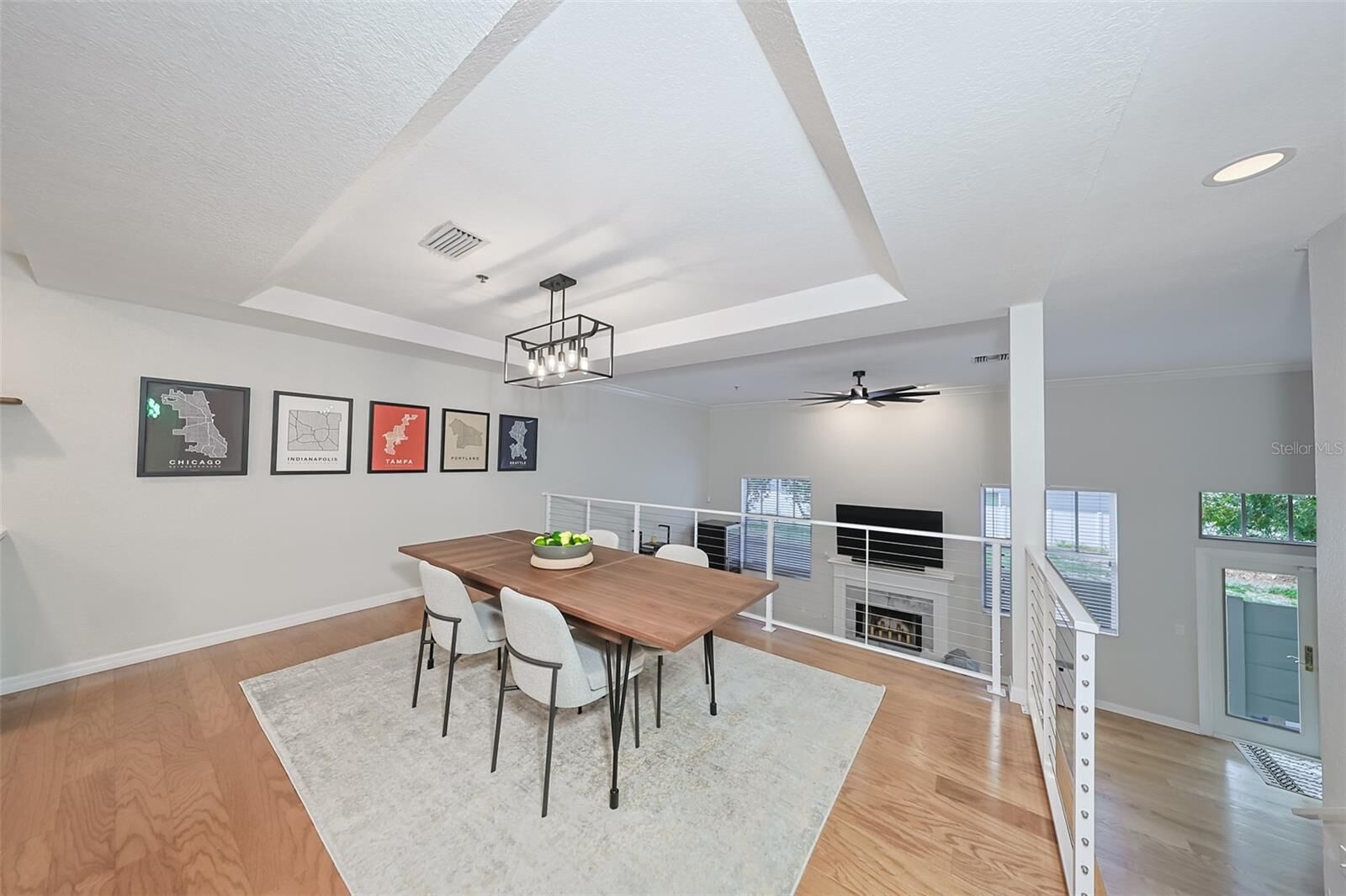 Property Photo:  2403 W Palm Drive 2  FL 33629