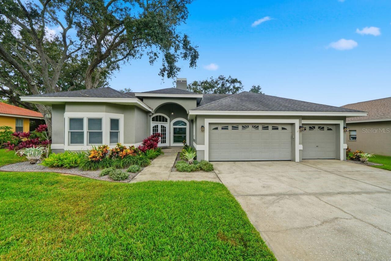 Property Photo: 700 Westfield Court FL 34698