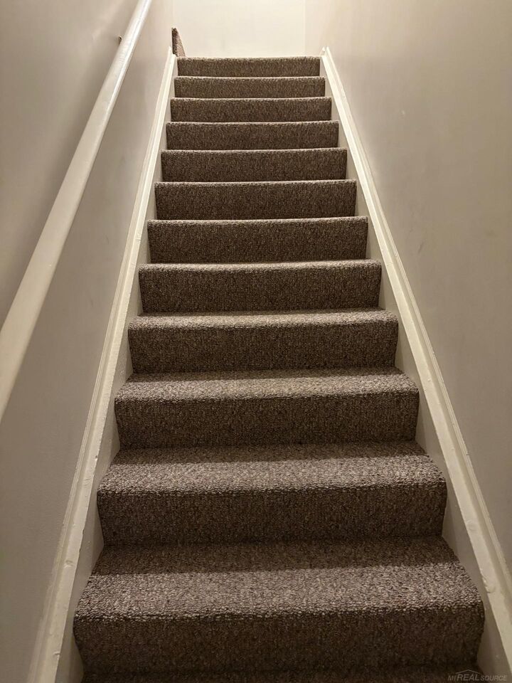 Property Photo:  404 Sunset Lane  MI 48082