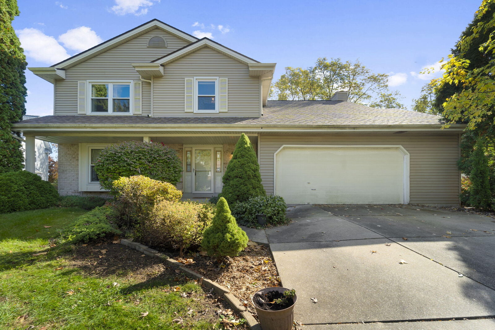 Property Photo:  8110 S Verdev Dr  WI 53154 