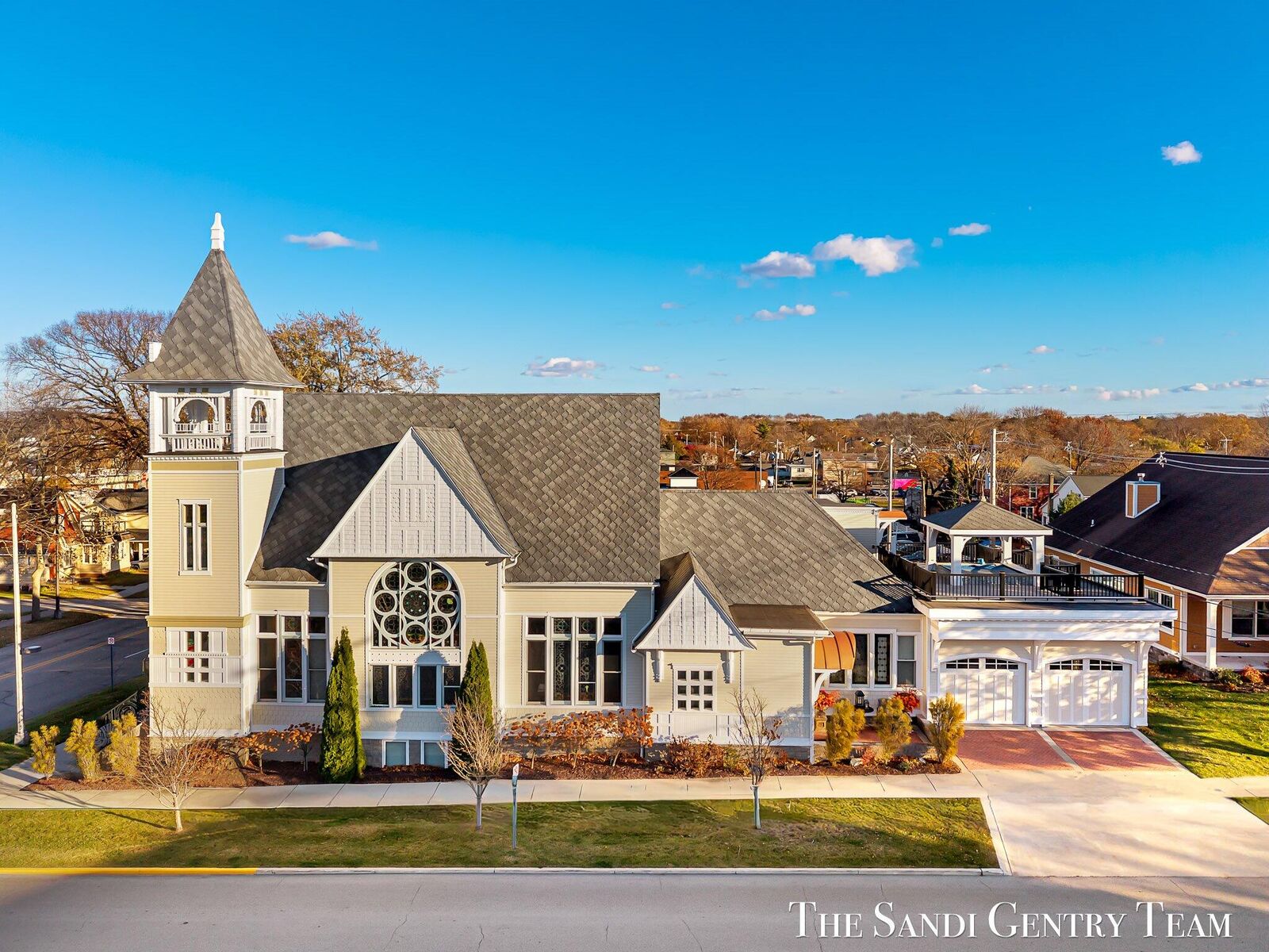 Property Photo:  600 Washington Avenue  MI 49417 