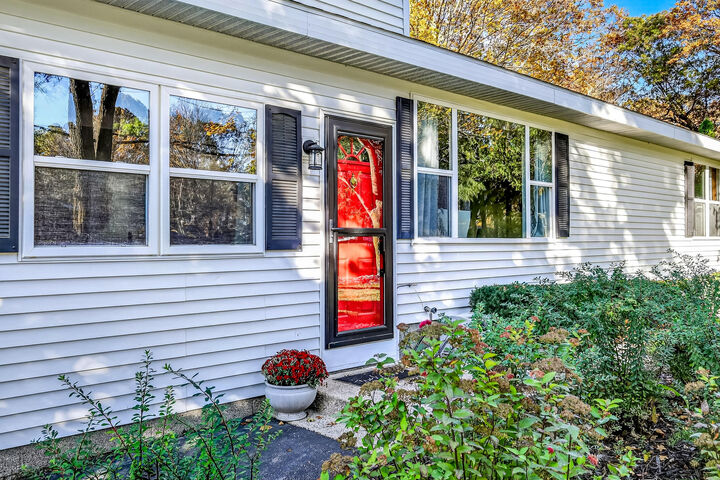 Property Photo: 1934 E River Road MI 49445