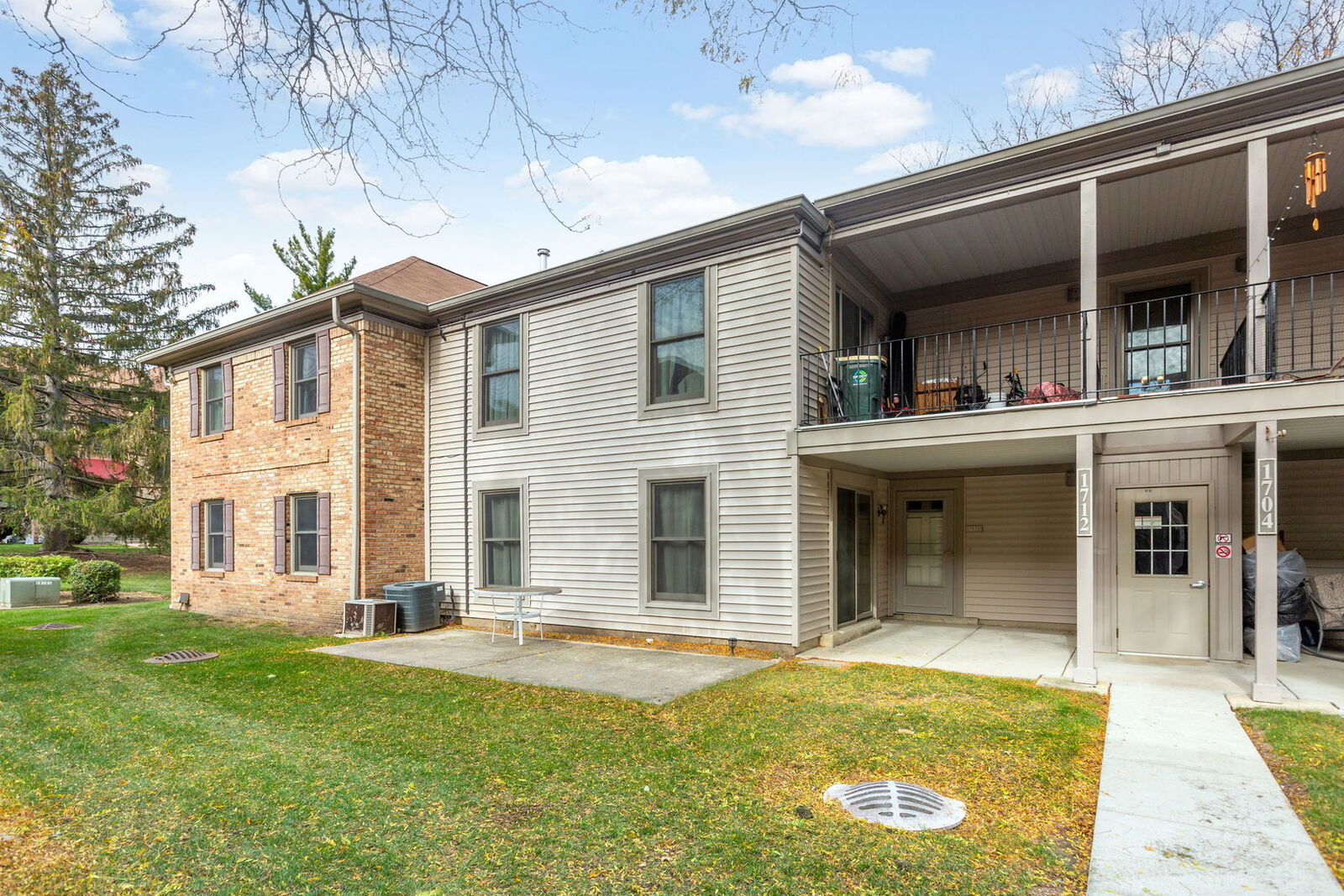 Property Photo:  1712 Fayette Walk D  IL 60169 