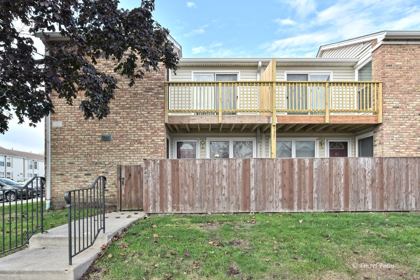 Property Photo: 1940 Kenilworth Circle H IL 60169