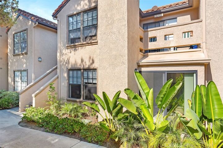 Property Photo: 1046 Calle Del Cerro #403 CA 92672