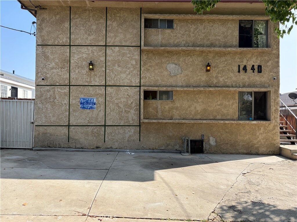 Property Photo:  1440 Tremont  CA 90033 
