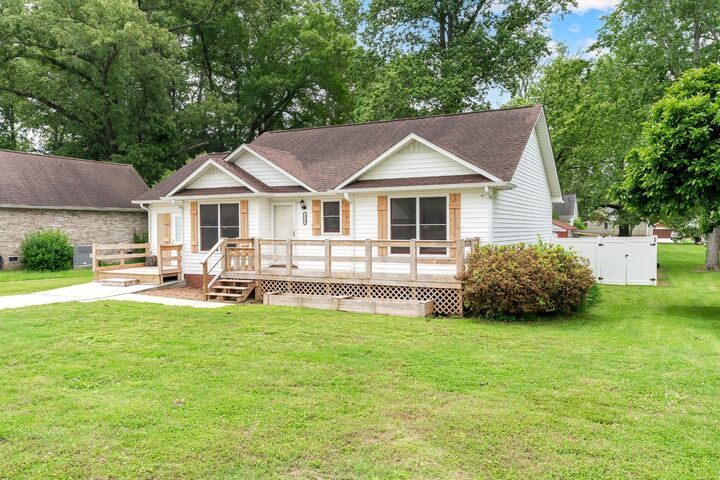 Property Photo:  114 Bradbury Ct  TN 37388 