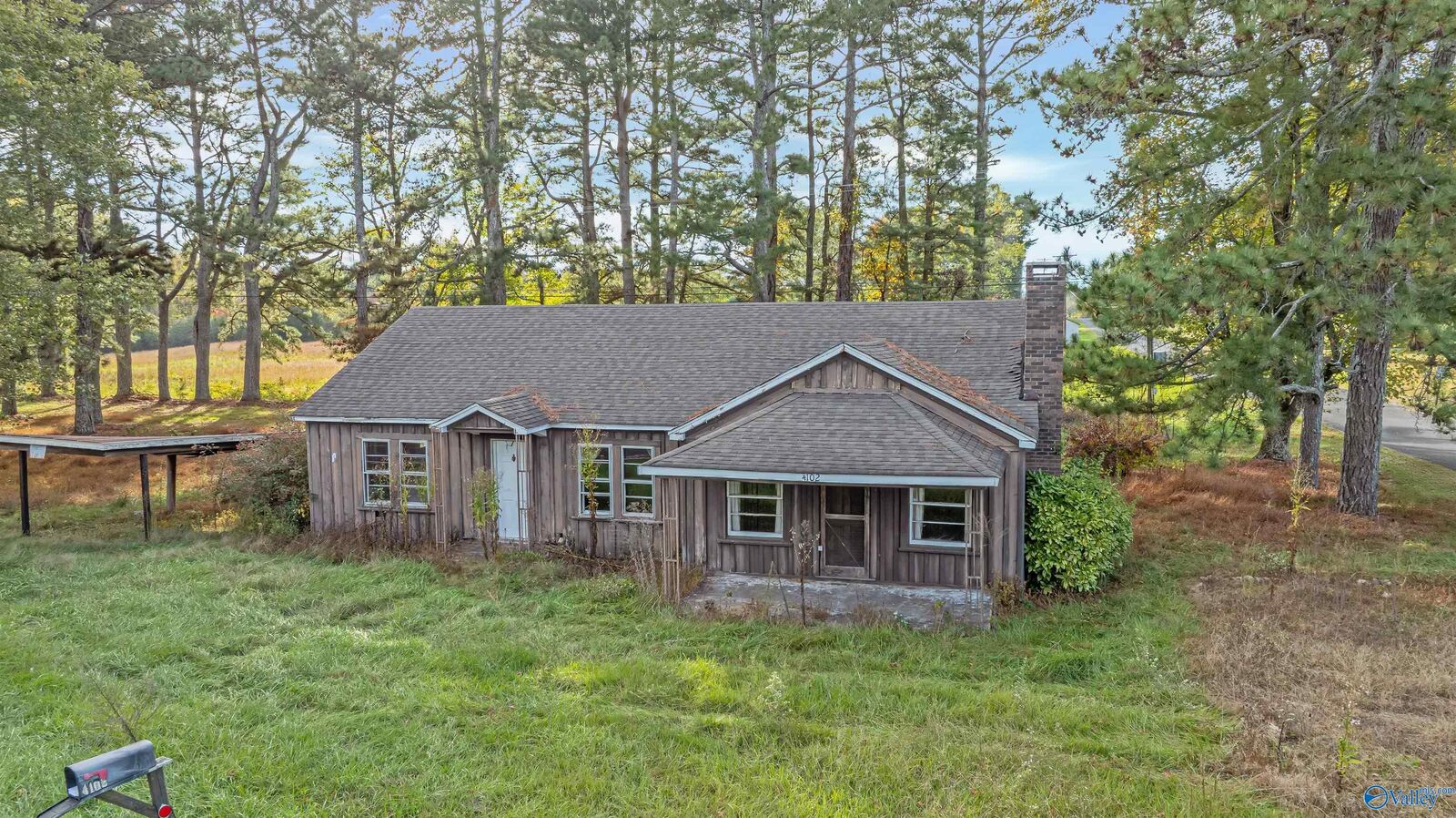 Property Photo:  4102 Fischer Road NE  AL 35967