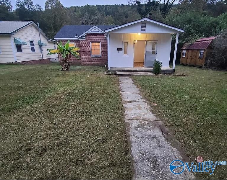 Property Photo:  913 Brookside Drive  AL 35901