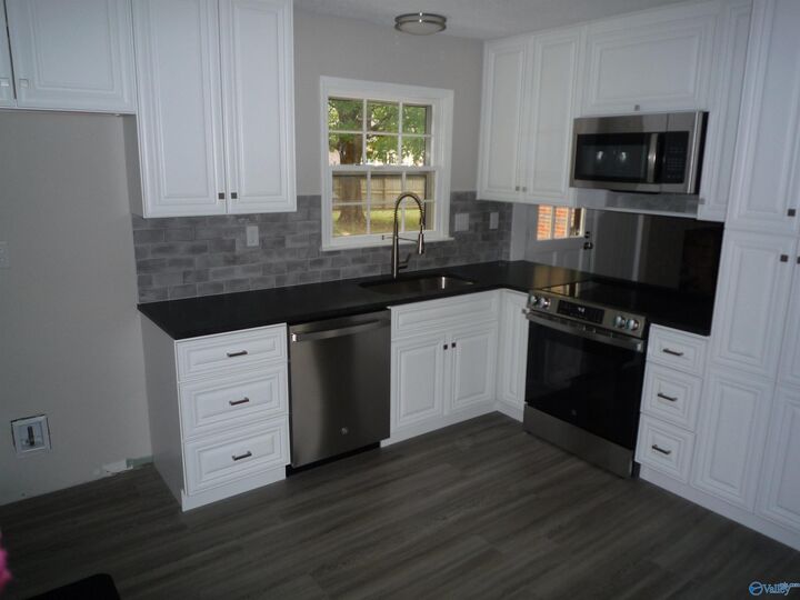 Property Photo:  2206 Shannonhouse Road  AL 35803