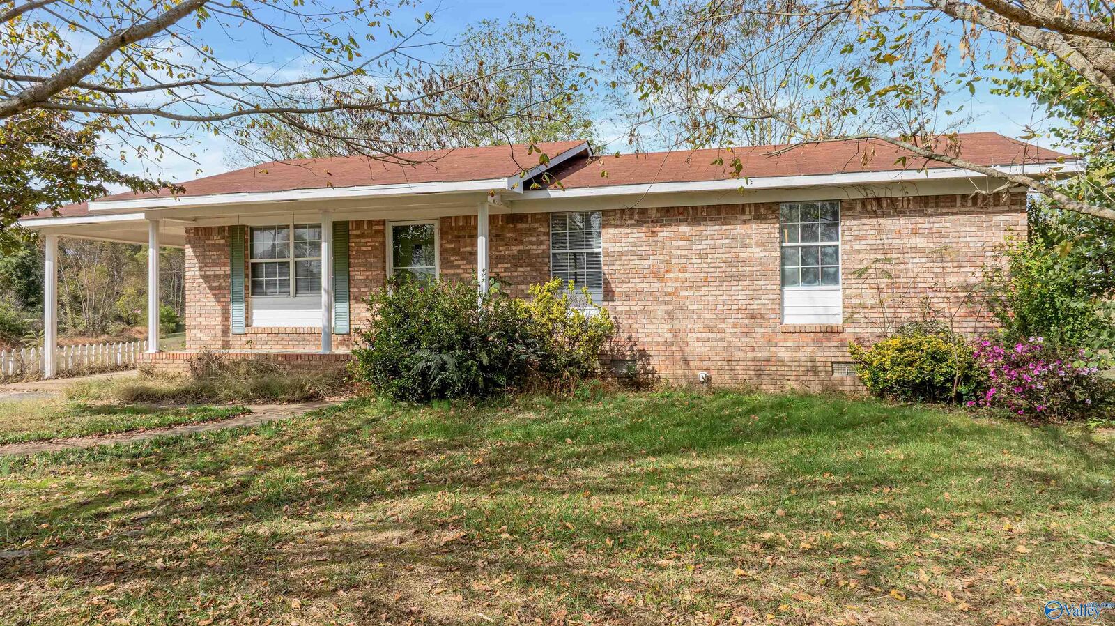 Property Photo:  372 Poole Circle  AL 35971