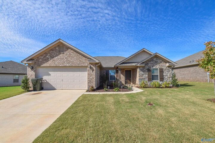 Property Photo:  304 Fenrose Drive  AL 35749