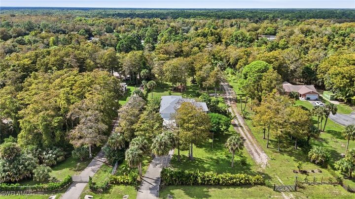 Property Photo:  391 8th Street SE  FL 34117