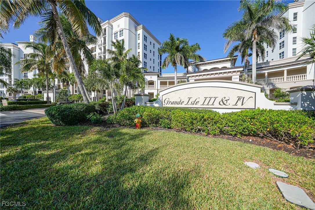 Property Photo:  3329 Sunset Key Circle 308  FL 33955 