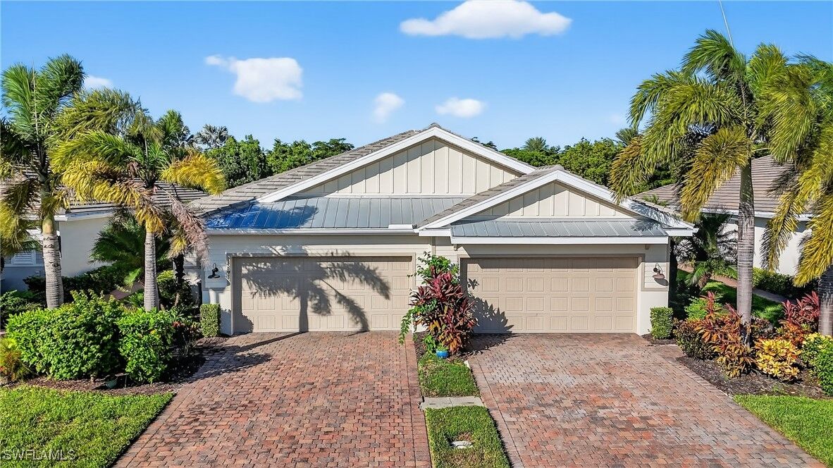 Property Photo: 14891 Edgewater Circle FL 34114