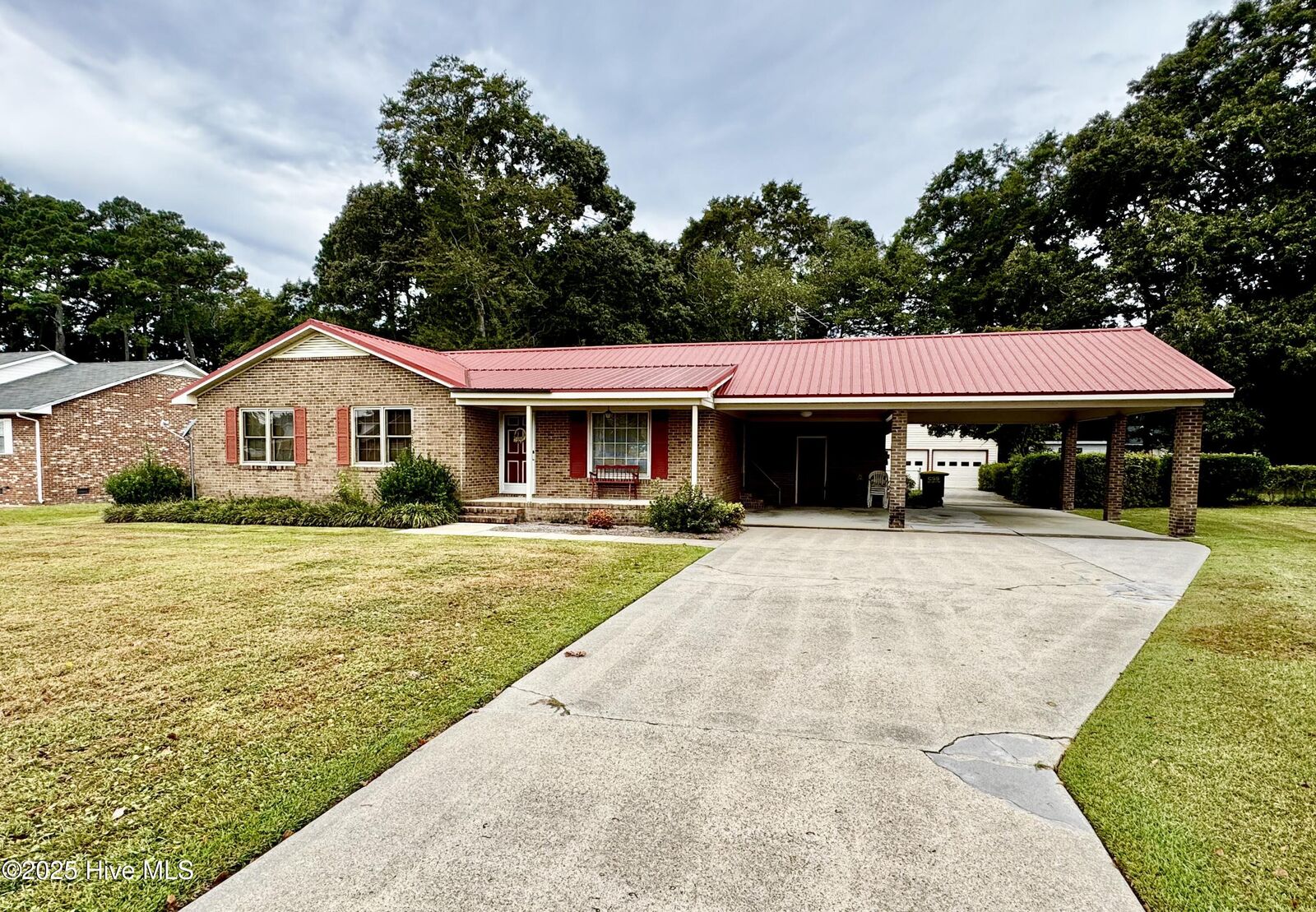 Property Photo:  3254 Kelly Road  NC 28504 
