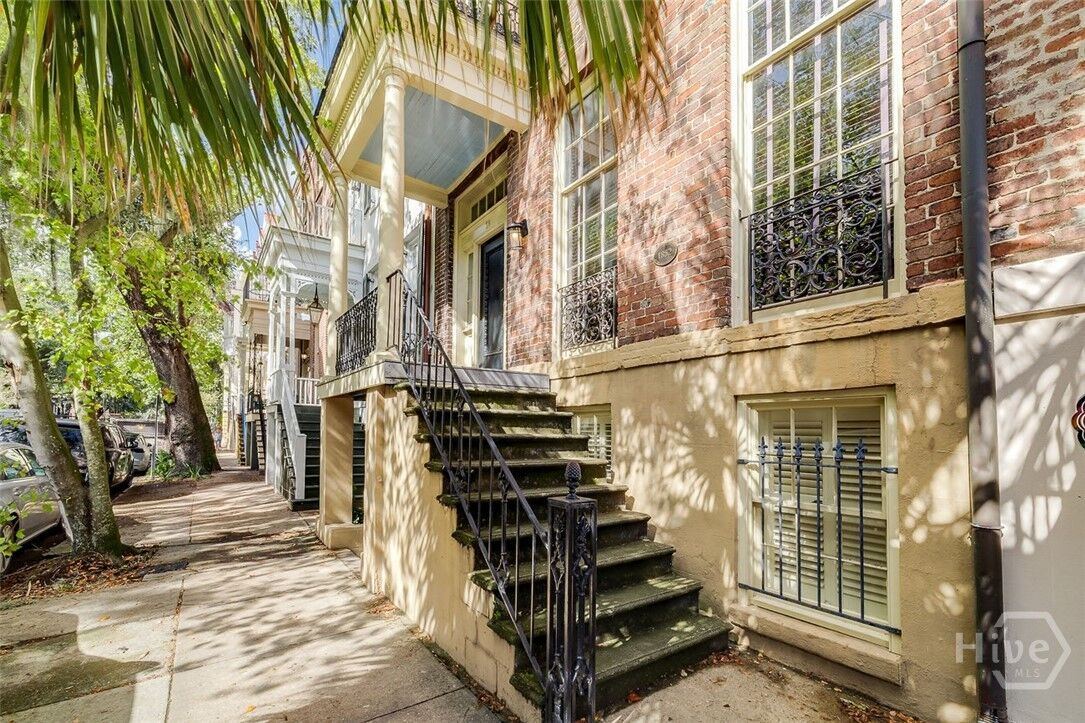 Property Photo: 28 E Taylor Street GA 31401