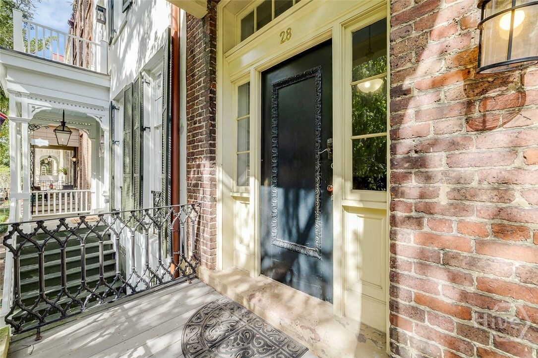 Property Photo:  28 E Taylor Street  GA 31401 