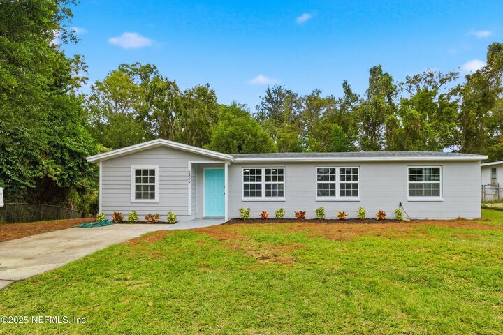 Property Photo:  2809 Parr Court E  FL 32216 