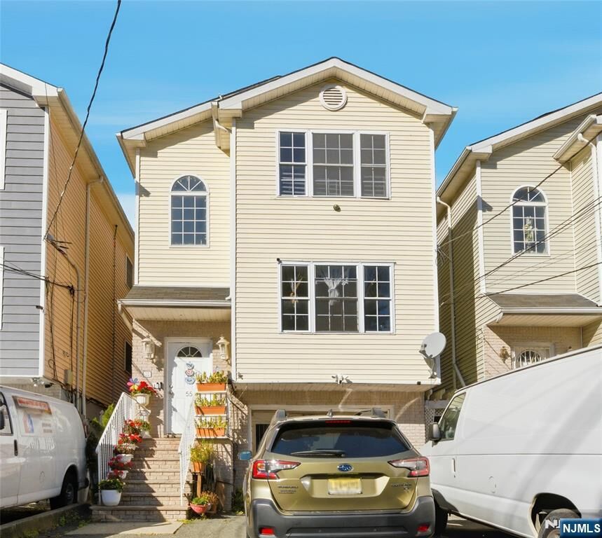 Property Photo:  55 Lincoln Avenue 2  NJ 07104 