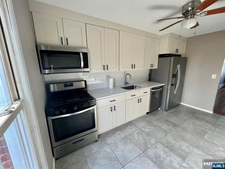 Property Photo:  26 Clinton Street 9  NJ 07109 