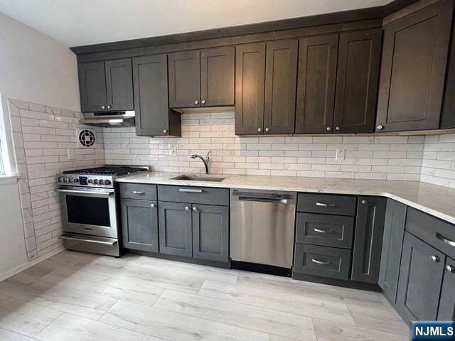 Property Photo:  380 Knickerbocker Road 2E  NJ 07628 