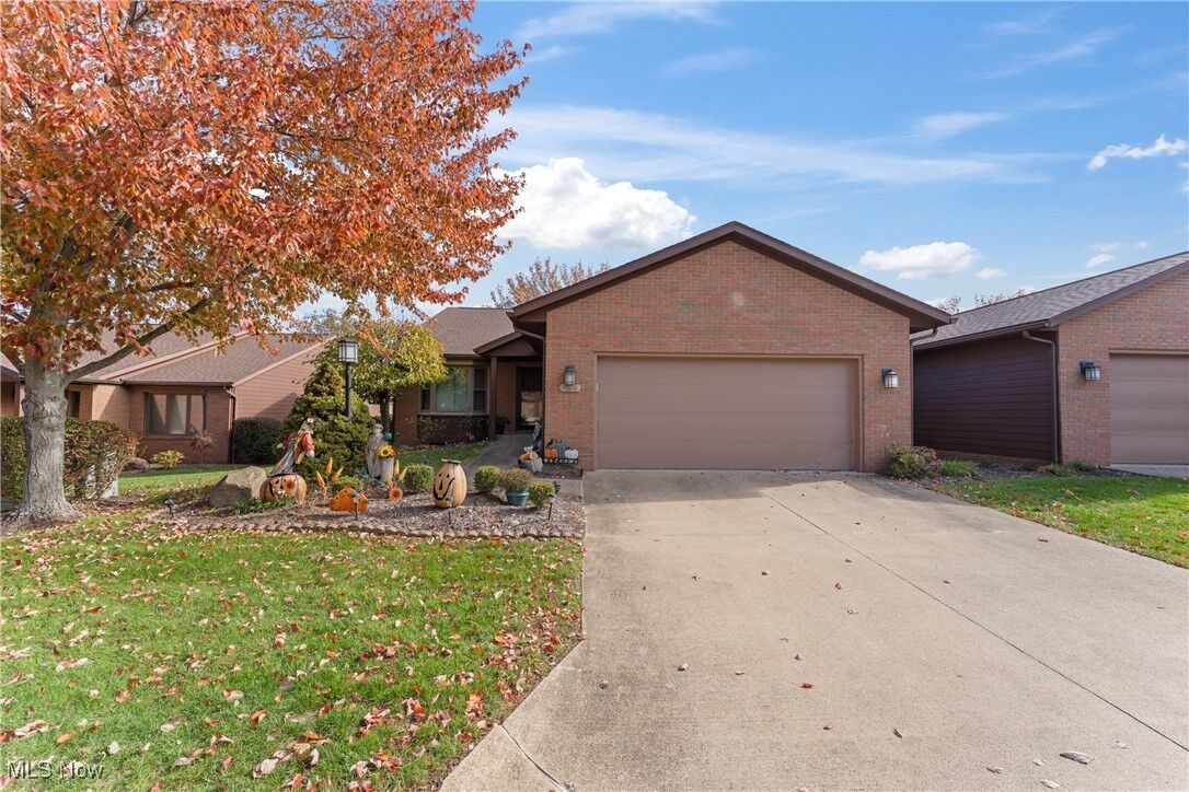 Property Photo:  2185 Prestwick Drive  OH 44685