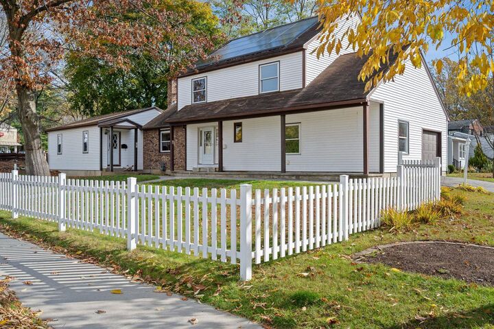Property Photo:  16 Lakewood Parkway  VT 05408 