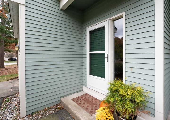 Property Photo: 98 Indian Rock Road NH 03054