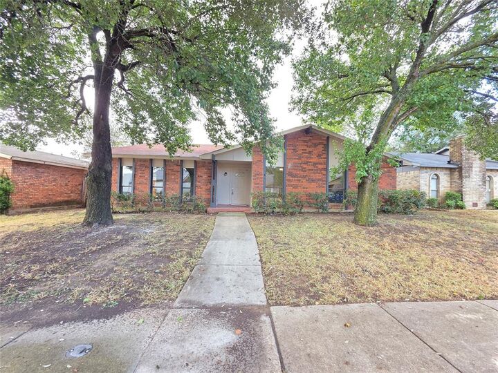 7334 Oakmore Drive  Dallas TX 75249 photo