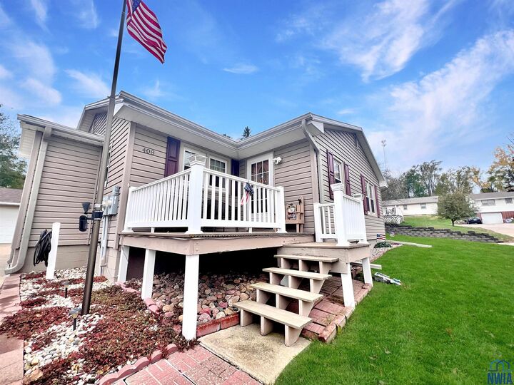 Property Photo:  408 Cedar St  IA 51024 