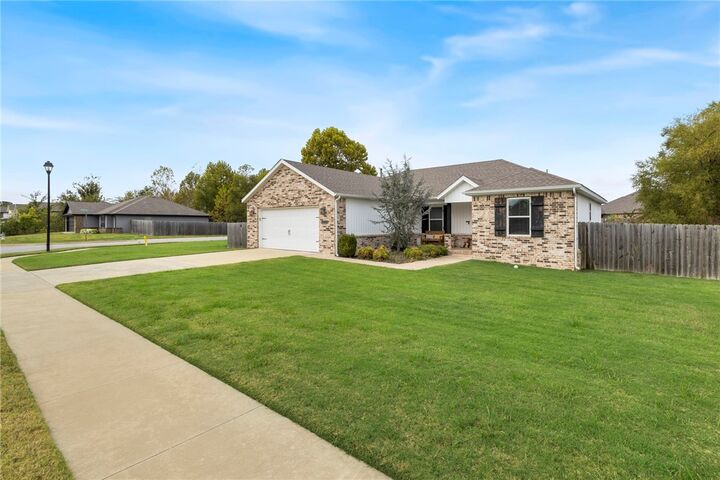 Property Photo: 920 Seabiscuit Drive AR 72753