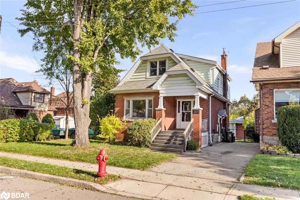 Property Photo:  263 Houghton Avenue S  ON L8K 2N4 
