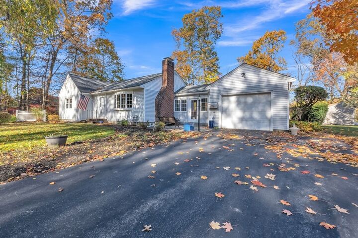 Property Photo:  4 Taylor Road  MA 01754 