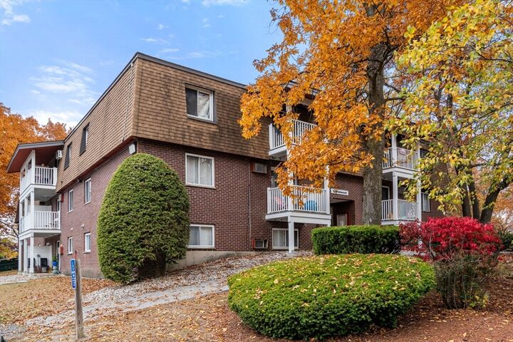 Property Photo:  7 Wildwood Street 24  MA 01826