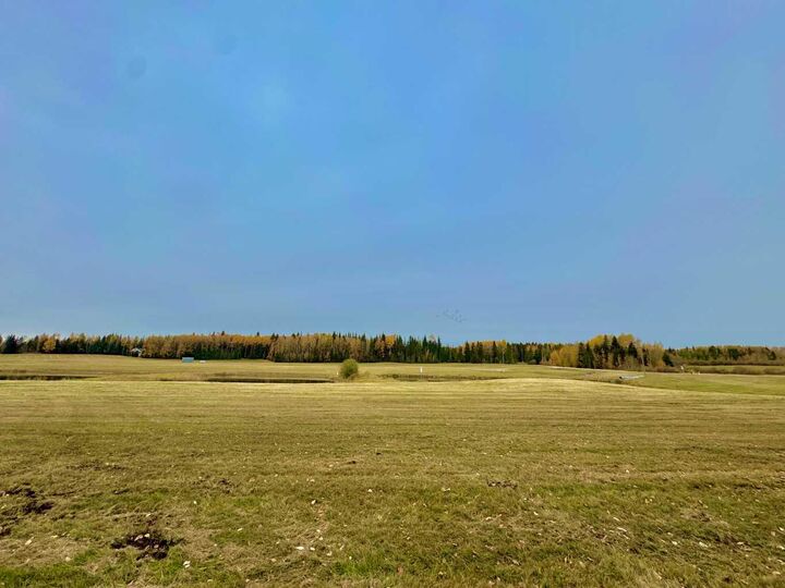 Property Photo: 401 Valley View Close AB T4T 1A7
