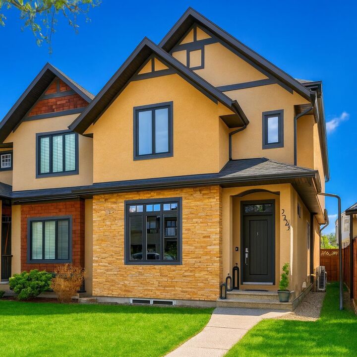 Property Photo:  2534 3 Avenue NW  AB T2N 0L3 