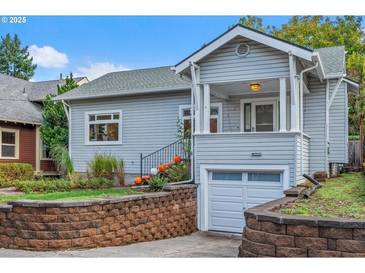 Property Photo:  2014 NE 49th Ave  OR 97213