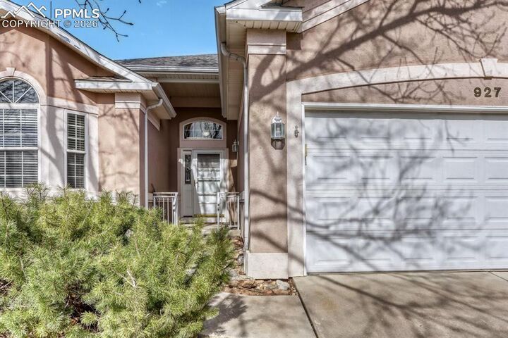 Property Photo:  927 Champion Circle  CO 80503 